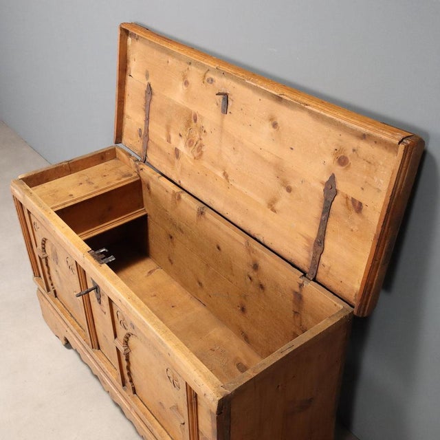 Antique Chest in Fir, 1700s For Sale - Image 3 of 14