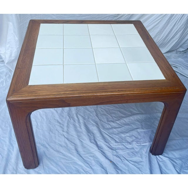1970s California Coastal Chic White Ceramic Tile and Walnut Square Table For Sale - Image 11 of 11