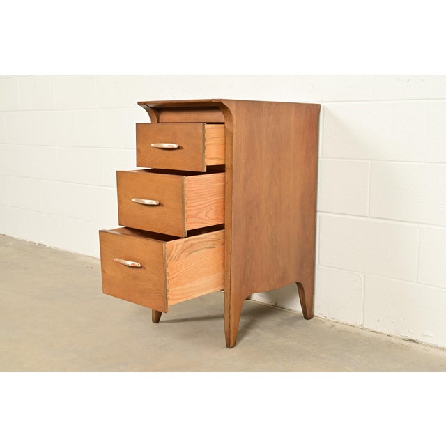 John Van Koert for Drexel Profile Walnut Bachelor Chest or Nightstand, Circa 1960s For Sale In South Bend - Image 6 of 15