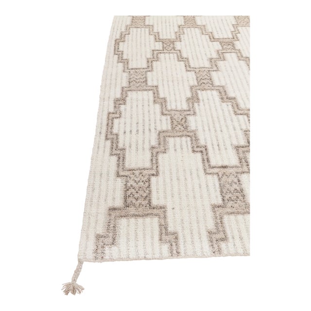 10x14Ft. Ivory White Wool Boho Inspired Hand Made Rug For Sale