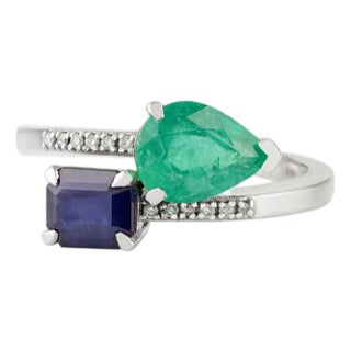 2.09 Ct Emerald Sapphire Modern Toi Et Moi Ring Size 5 in 14k White Gold For Sale