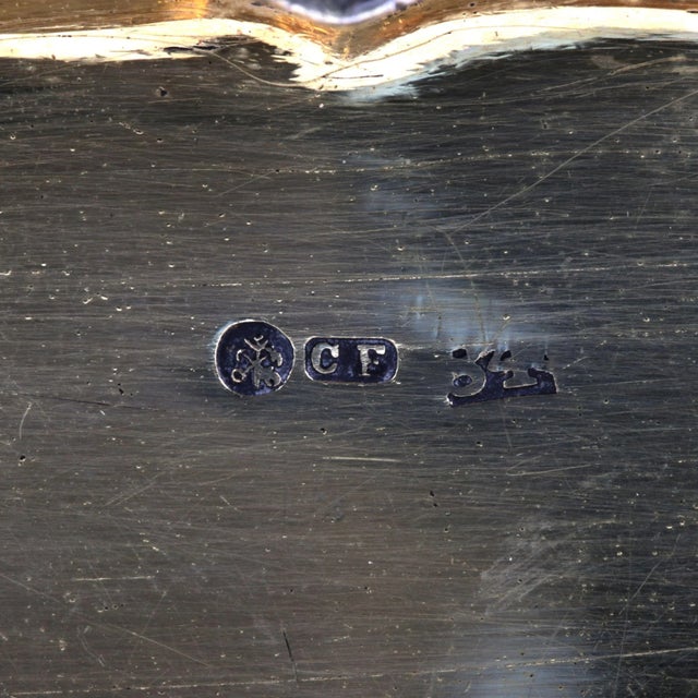 Gold 19th Century Silver Snuffbox with Gold Decor For Sale - Image 8 of 9