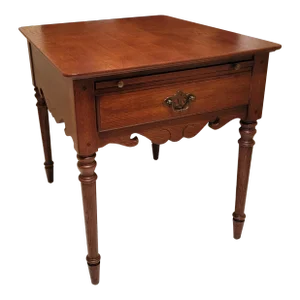 Late 20th Century Thomasville Oak End Table / Side Table