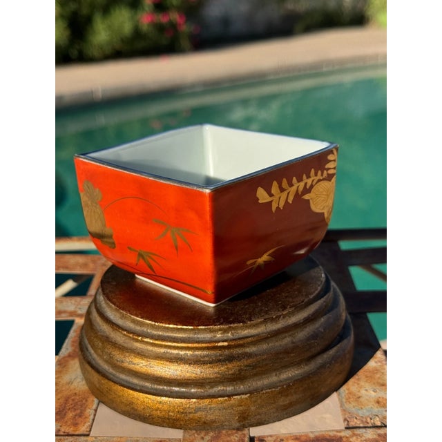 Bold Antique Japanese Kinran-De Porcelain Bowls, Red & Gold Square Dishes, Set of Three For Sale - Image 14 of 18