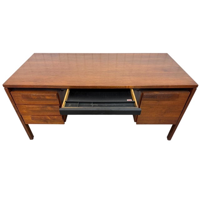 1960s Mid-Century Modern Jens Risom Executive Desk For Sale - Image 5 of 10
