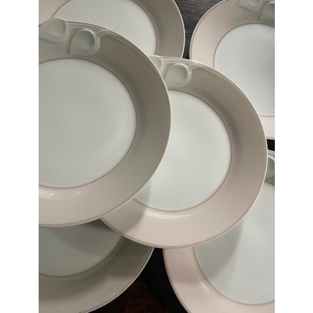 Pink 1950s Chloe Paris Fleuron Pink 7 1/2” Plates Hutschenreuther - Set of Eleven (11) For Sale - Image 8 of 9