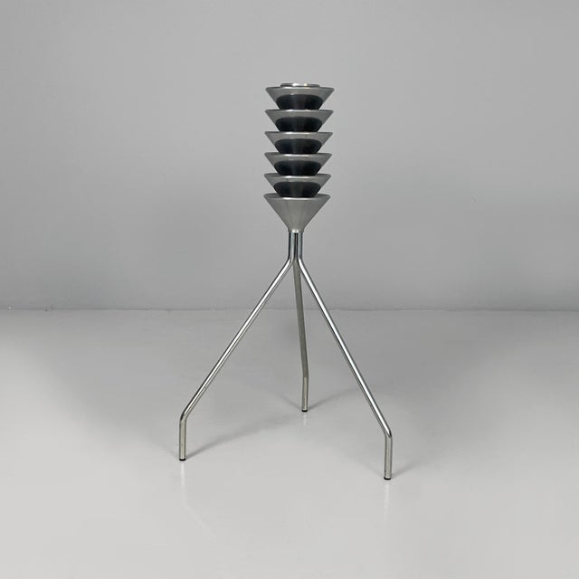 Italian modern magazine rack Omero by Francisco Gomez Paz for Driade, 2000s Omero magazine rack made entirely of chromed...