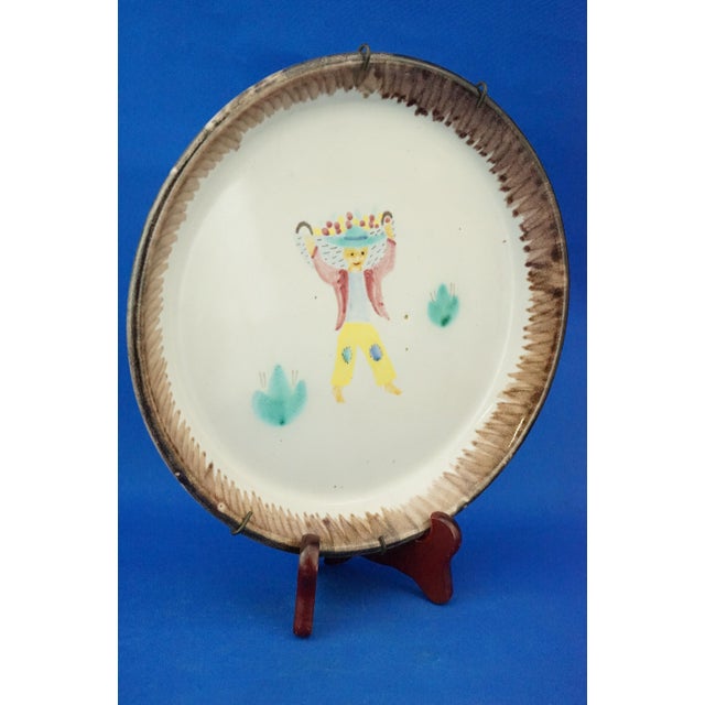 MEASUREMENTS: Height: 3 cm; Diameter: 25 cm; Weight: 0.639 kg CONDITION: Excellent overall condition. Glazed and vitrified...