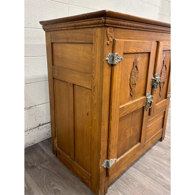 Antique Large Size American Oak and Metal Ice Box Chest Cabinet For Sale - Image 4 of 15