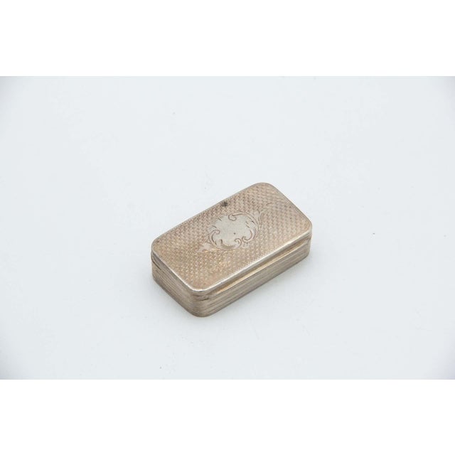 Rectangular Guilloche Silver Snuff Box For Sale - Image 4 of 4