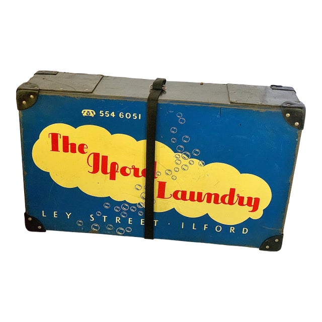 Early 20th Century Vintage English Laundry Mailing Box For Sale