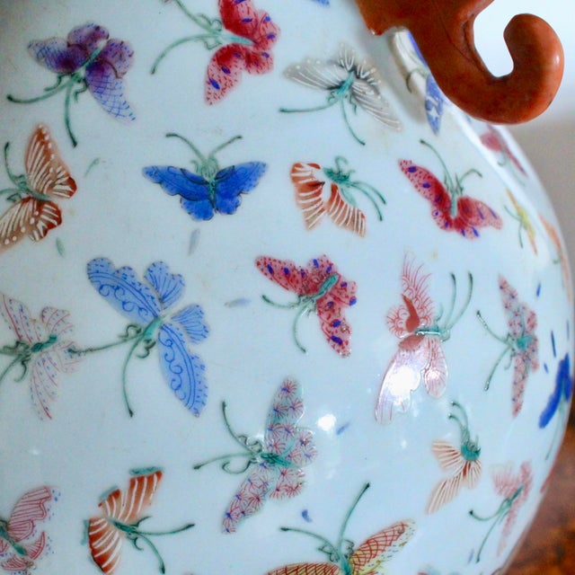 White Pair of Large Chinese Thousand Butterfly Pattern Polychrome Vases For Sale - Image 8 of 12