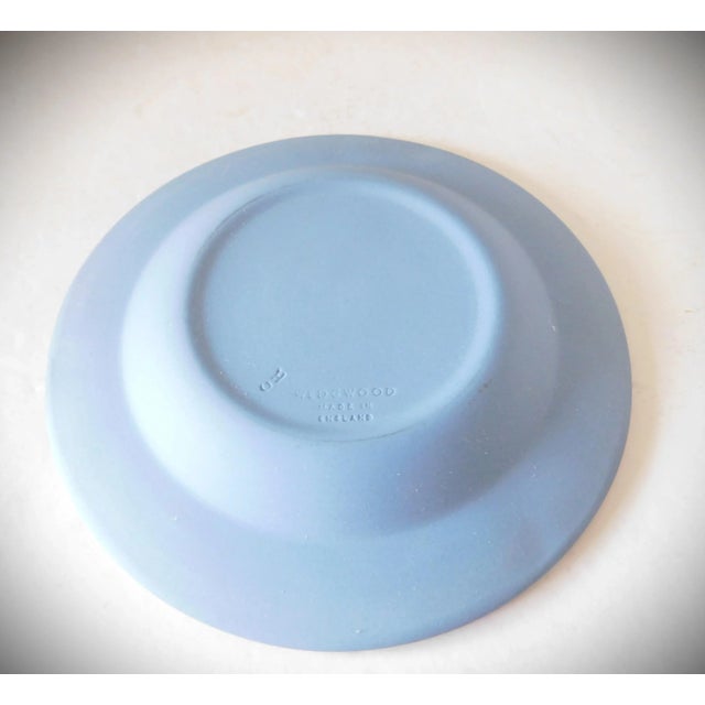 English Wedgwood Jasperware Blue Round Ashtray, Mid Century, Made in England For Sale - Image 3 of 9