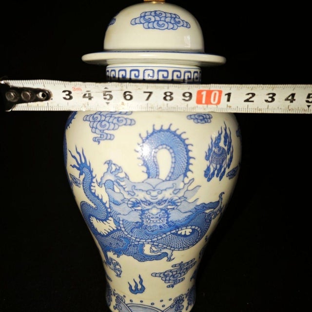 Mid 20th Century Blue and White Dragon Cloud General’s Ginger Jar With Gilded Finial, Chinoiserie Lidded Urn For Sale - Image 5 of 9