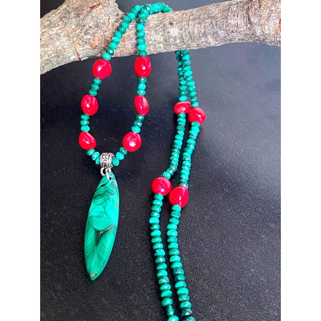 Artisan Genuine Malachite Necklace With Large Sculptural Pendant and Red Bamboo Seeds Detail For Sale - Image 15 of 17