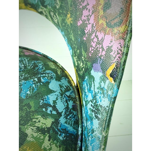 1970s Vintage Mid-Century Modern Tulip Swivel Chairs – Pair With Original Floral Vinyl Upholstery, 1970s For Sale - Image 5 of 12