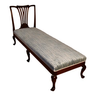 1900 Antique Queen Anne Mahogany Chaise Lounge / Daybed For Sale