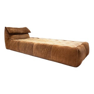 Mid-Century Modern Suede Bambole Daybed by Mario Bellini for C&b Italia, 1970s For Sale