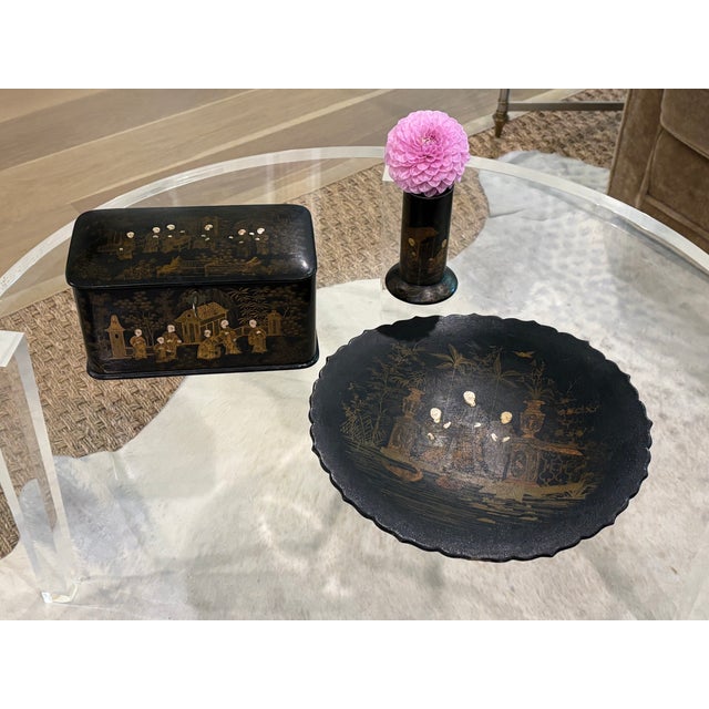 19th Century Antique English Papier-Maché Chinoiserie Spill Vase / Brush Holder in Black and Gold For Sale - Image 5 of 18