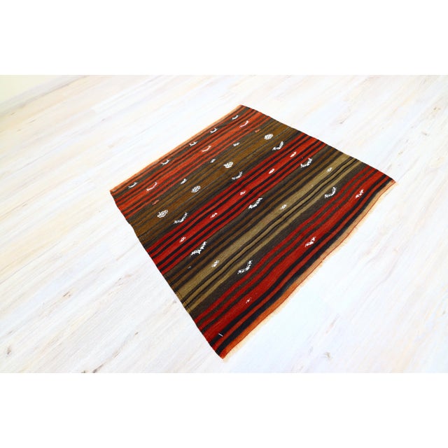 Rustic 1960s Southwestern Style Wool Hand Knotted Kilim Rug For Sale - Image 3 of 13