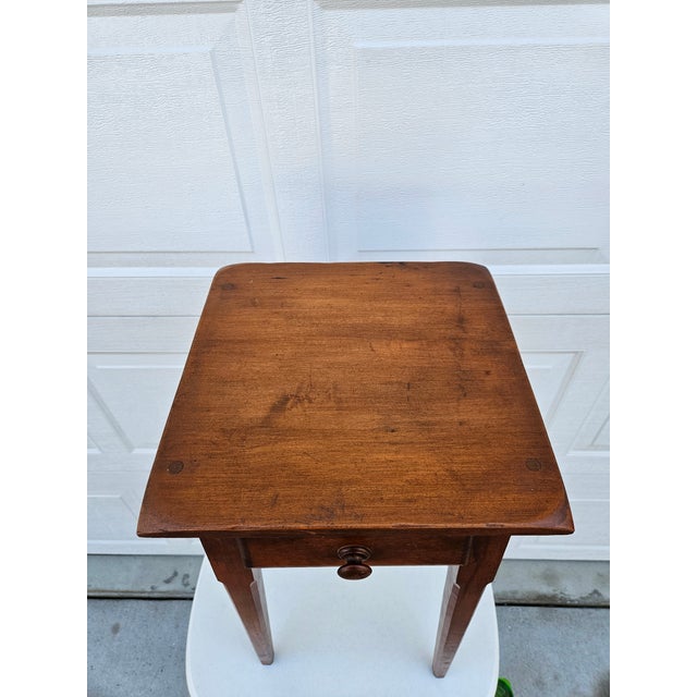 Square Primitive Federal Style One Drawer Side Table For Sale - Image 6 of 17