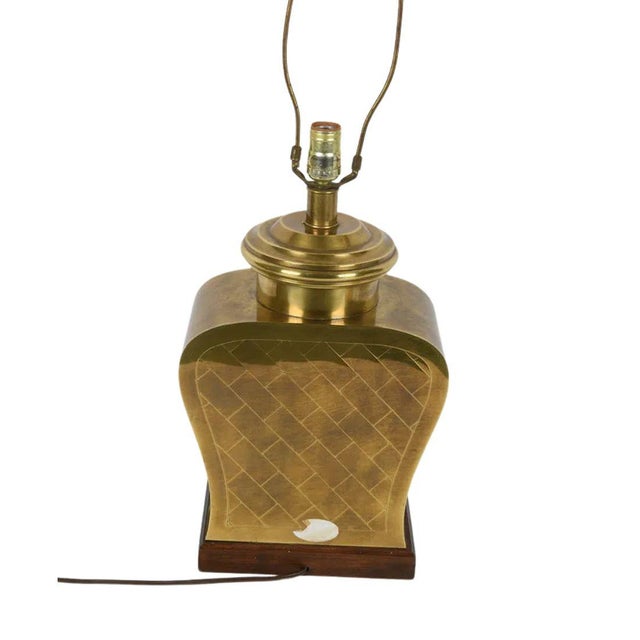 Chinoiserie Asian Style Frederick Cooper Brass Table Lamp With Geometric Motif For Sale - Image 3 of 4