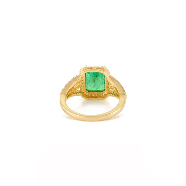 Green Vintage Emerald Wedding Ring With Yellow Diamonds Size 6 For Sale - Image 8 of 12