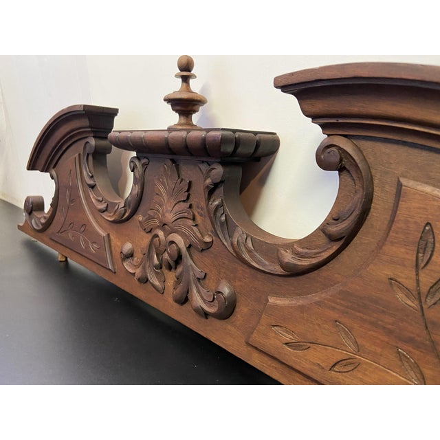 French Architectural Pediment in Cornice and Carved Wood, 1890s For Sale - Image 6 of 14