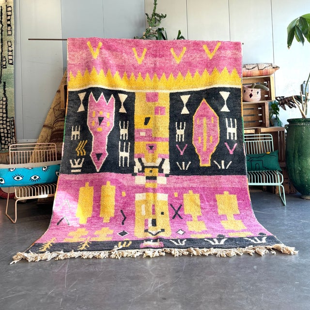 Introduce a touch of timeless elegance and cultural charm to your living space with our exquisite Moroccan Berber Boujad...