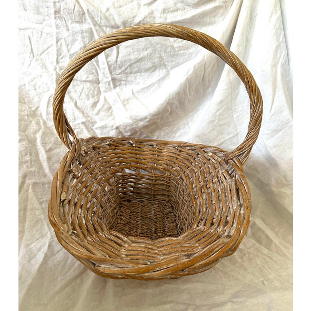 Farmhouse Vintage Wicker/Willow Gathering Basket For Sale - Image 3 of 9