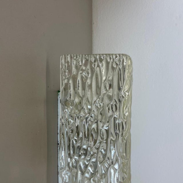 Large Hollywood Regency Cubic Ice Glass Wall Light attributed to Kalmar Lights, 1960s For Sale - Image 8 of 18