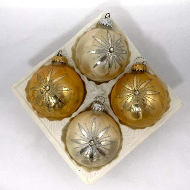 Mid 20th Century Gold & Ivory Glass Christmas Ornaments in Original Box - Set of 4 For Sale In Buffalo - Image 6 of 9