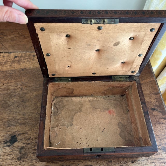 Antique English Wood Inlay Tunbridge Box With Bird Motif For Sale - Image 9 of 11