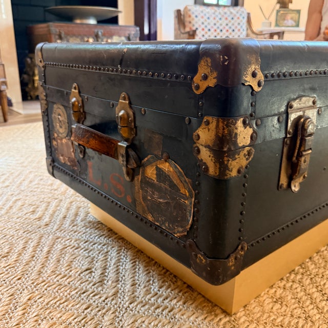 Vintage R.L. Macy Steamer Trunk on Base For Sale In Washington DC - Image 6 of 14