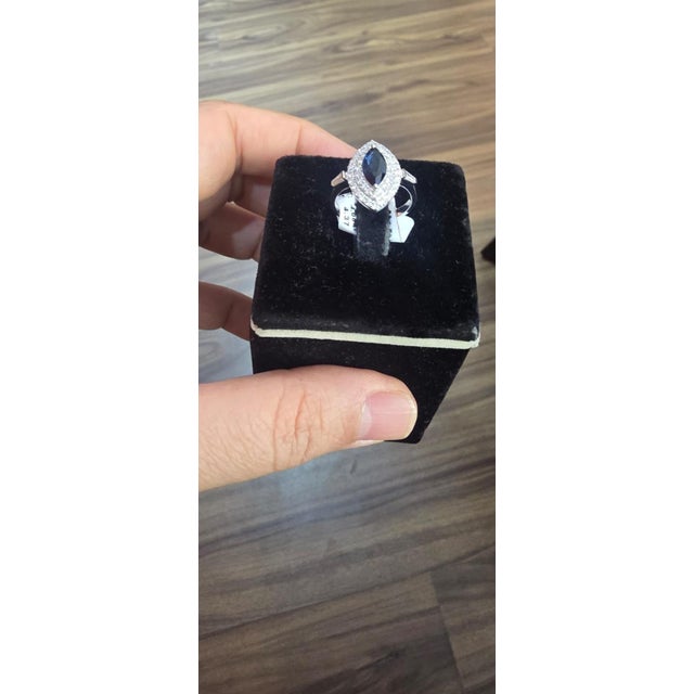 Modern Natural Blue Sapphire 1.10ct & Diamond 0.58ct Ring in 18k For Sale - Image 3 of 8
