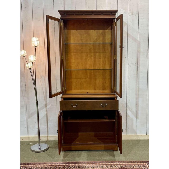 English Display Case with Two Yew Bodies, 1980s, in Good conditions. Designed 1980 to 1989