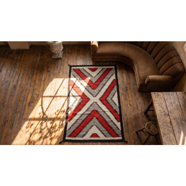 1930s Gray Red Geometric Antique Native American Navajo Rug 2'8" X 5' Flatwoven Wool Carpet For Sale - Image 9 of 11