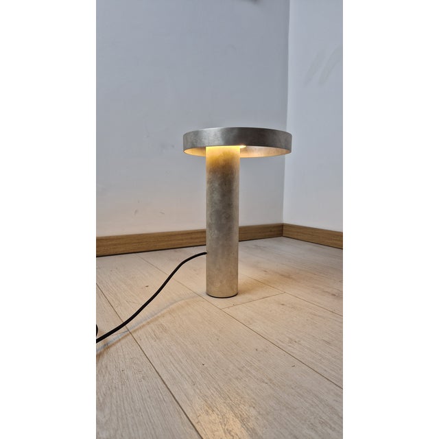 Mod Circle Table Lamp in Silver Metal by Massimo Tonnettos for Venicem For Sale - Image 4 of 14