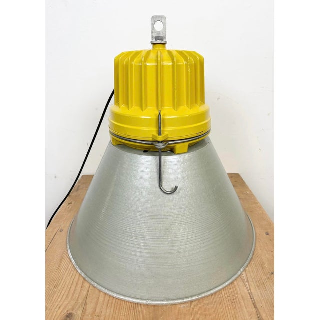 Industrial Yellow Explosion Proof Lamp with Aluminium Shade from Elektrosvit, 1990s For Sale - Image 13 of 16