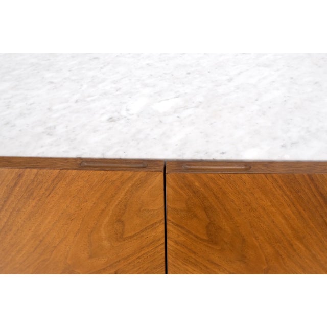 Harvey Probber Walnut 4 Doors Credenza Marble Carrara Top Bracket Leg Mint For Sale - Image 4 of 18