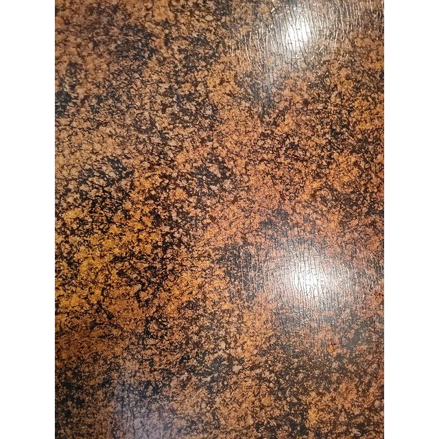 1970s Pair of Vintage Henredon Lacquered Parsons Style Side Tables – Faux Tortoiseshell Finish For Sale - Image 11 of 11