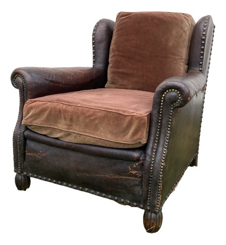 Chesterfield Chair with Wings, 1930s