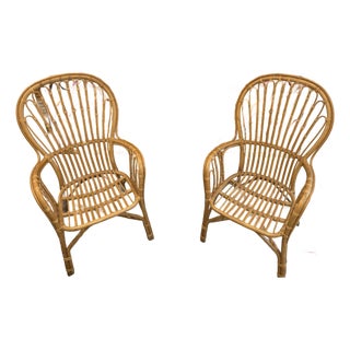 Late 20th Century Pair of Rattan Fan Back Lounge Chairs For Sale