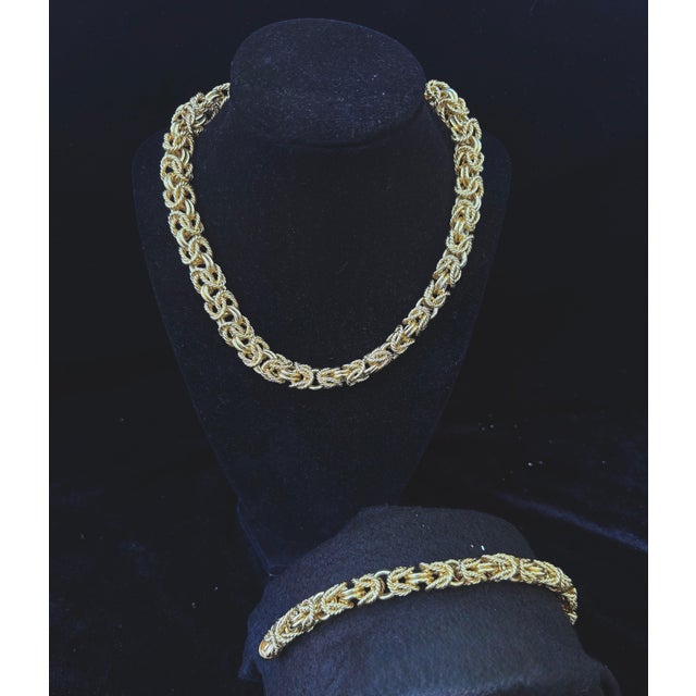 Late 20th Century Vintage Italian 14k Gold Woven Link Necklace and Bracelet Set For Sale - Image 5 of 18