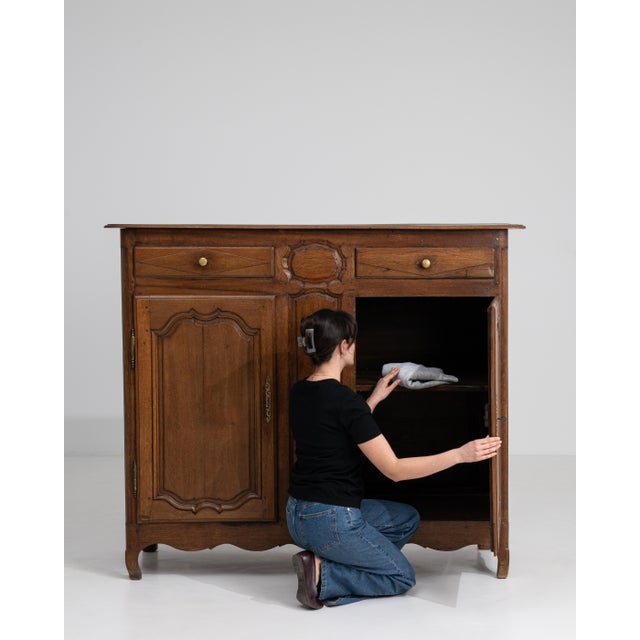 French Early 19th Century Oak Louis XV Buffet For Sale - Image 3 of 12