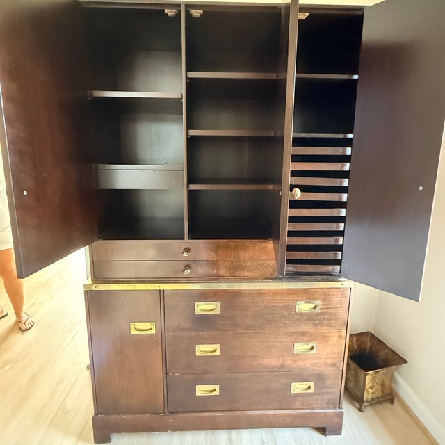 Directional Milo Baughman Campaign Wardrobe For Sale - Image 4 of 15