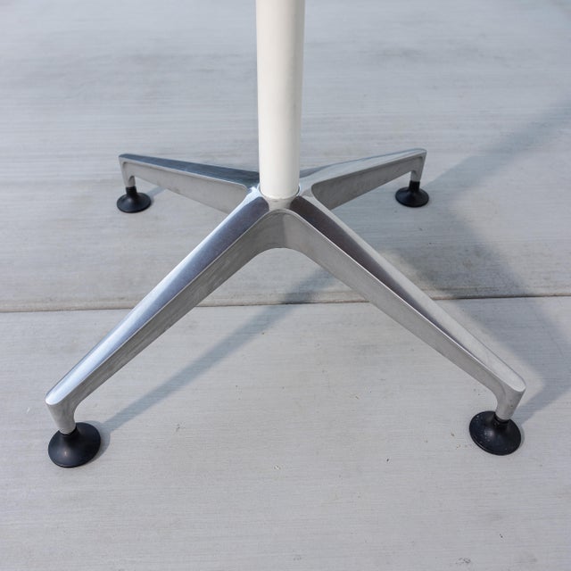 White Herman Miller Setu 42" Round Dining or Work Table by Studio 7.5 For Sale - Image 8 of 9