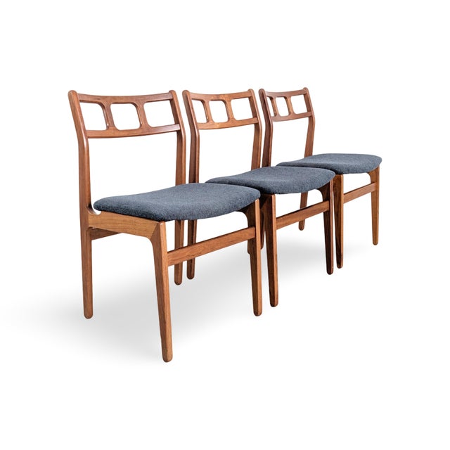 Beautiful set of three vintage Danish chairs from the 1960s. The chairs have been professionally deep cleaned, oiled,...