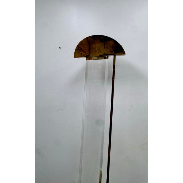 Mid-Century Modern Frederick Raymond 1986 Mid-Century Modern Hollywood Regency Lucite & Brass Uplighter Floor Lamp For Sale - Image 3 of 9