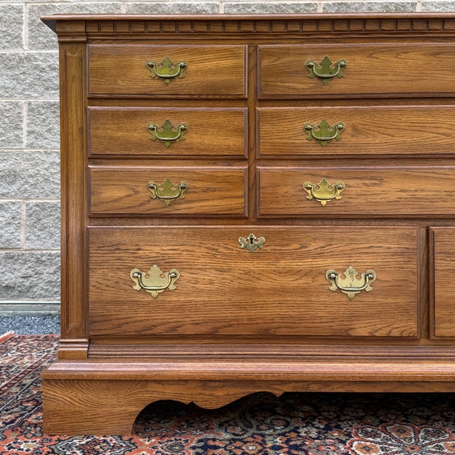 American Vintage Pennsylvania House Chippendale Solid Oak 8 Drawer Double Dresser For Sale - Image 3 of 18